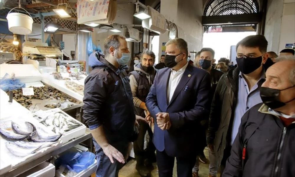 Πατούλης: Στη Βαρβάκειο Αγορά ο περιφερειάρχης Αττικής